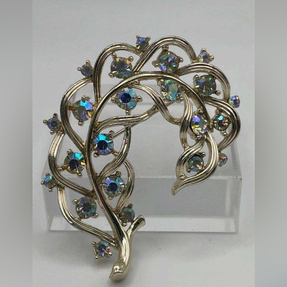 Lisner’s Elegant Mid-Century Blue Aurora Borealis Rhinestone Leaf Brooch